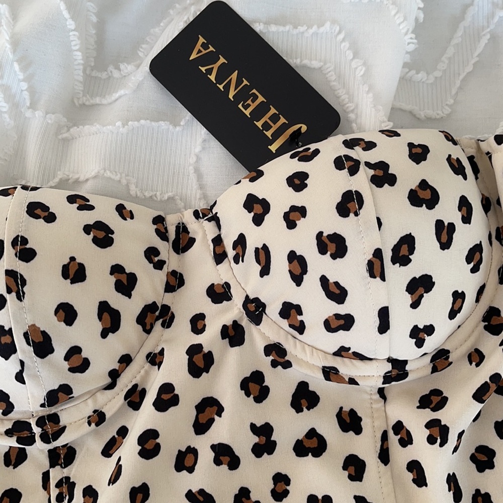 ❗️brand new cheetah top❗️ - Picture 2 of 4
